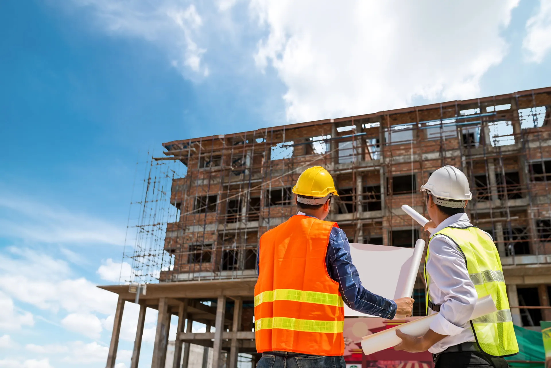 Obra de construção comercial em andamento pela Engenhar